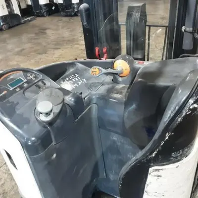USED 2016 CROWN RR5725-45