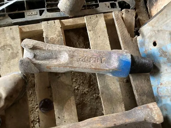 Used AFTERMARKET 5-1/2” DIAMETER X 18” LENGTH CABLE TOOL DRILLING CHISEL BIT Drills Pennsylvania US | East West Machinery & Drilling #1417225