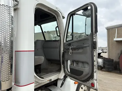 Used 2005 FREIGHTLINER COLUMBIA Conventional trucks Texas US | Proxy Equipment #1385419