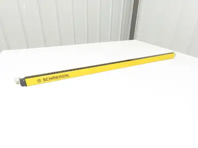 Schmersal SLC440COM-R-0890-14 Safety Light Curtain Receiver