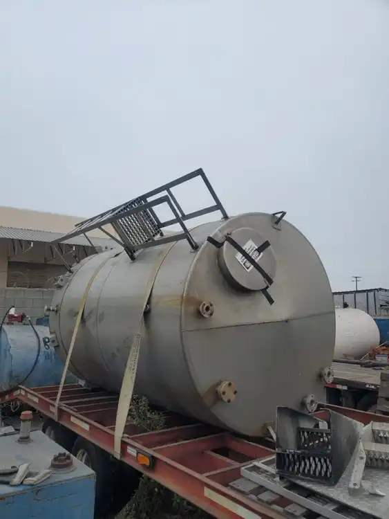 Used 1900 2800 GALLON STAINLESS STEEL TANK Stainless Steel Tanks South Carolina US | Revelation Machinery #404216