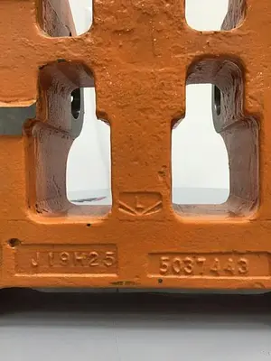 USED CINCINNATI MILACRON 5037443