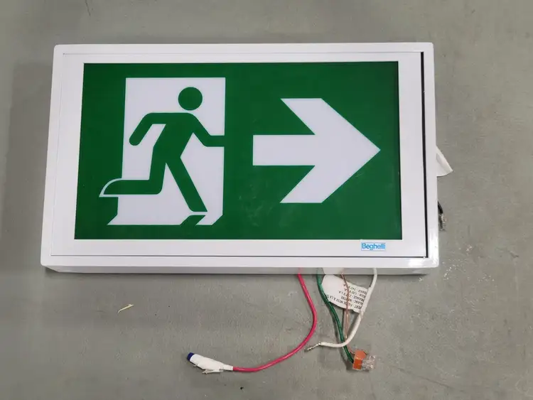 Used BEGHELLI QR-RM-L-U-0LR-M-UDC Safety Equipment British Columbia CA | Lenmark #265780