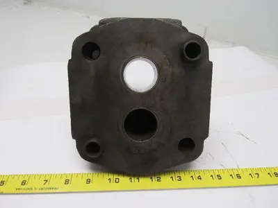 PARKER COMMERCIAL 322-9111-234 Cast Iron Pump Part Shaft End Cover?