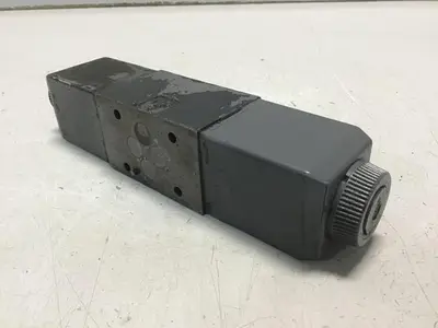 USED VICKERS DG4V-3-6C-M-U-HL7-60