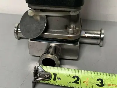 USED ITT PURE-FLO A209 3-WAY STAINLESS STEEL DIAPHRAGM VALVE W/ 1" & 2" SANITARY FIT