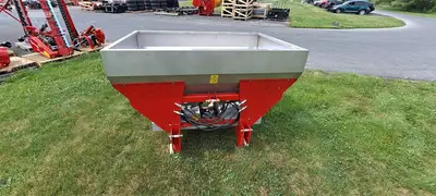 New | in-Stock 2026 BMC SYNTRA 800 Broadcast Spreaders Pennsylvania US | Zimmerman Farm Service #1410176