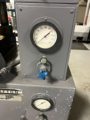 1983 CLIFTON 200 4 Post Hydraulic Press | Universal Press & Machinery (UPM) (4)
