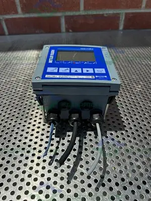 USED METTLER TOLEDO COND 7100 E CONDUCTIVITY TRANSMITTER 24 TO 230V