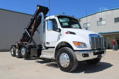 New | in-Stock 2027 PETERBILT 548 Rolloff Trucks Texas US | Roll Off Truck World #1492012