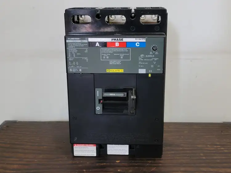 Used SQUARE D LIF363001027 Switchgears British Columbia CA | Lenmark #242513