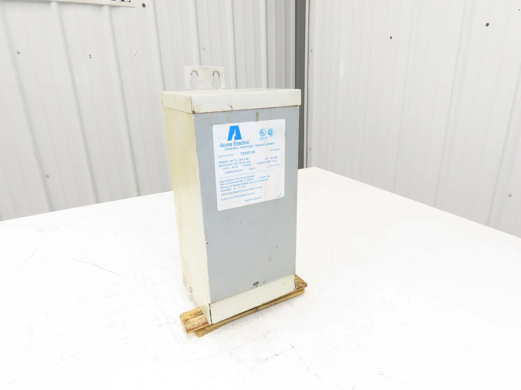Acme Electric T253012S Stepdown Power Transformer 2KVA 1Ph HV 240/480 LV 120/240