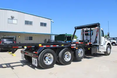 New | in-Stock 2027 PETERBILT 548 Rolloff Trucks Texas US | Roll Off Truck World #1492012