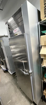 72-0415 Traulsen G14311 Hot Food Holding Heated Cabinet
