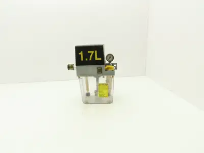 SKF MKU11-KW2-J0051 Lubricator Oil Pump Oiler 16 Bar 0.1 L/min 100VAC 2L Tank