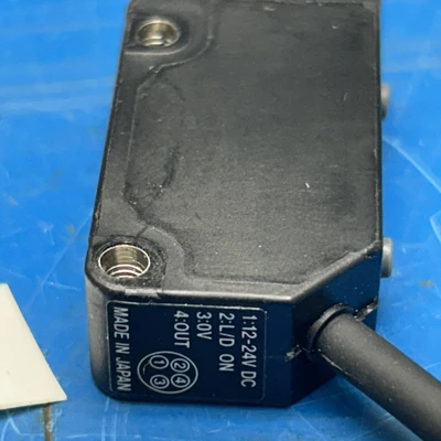 NEW KEYENCE PZ-V32
