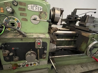 LACFER Centre Lathe, good working condition