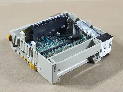 NEW OMRON CQM1-ID213