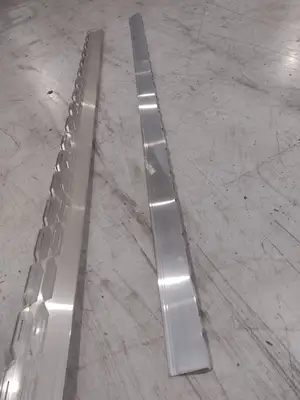 USED B-LINE BARRIER, HORIZONTAL BEND 72" LENGTH