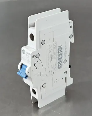 Allen Bradley 1489-M1C100 Ser D. Circuit Breaker. 4E-24