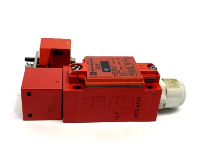 USED TELEMECANIQUE XCS-A712
