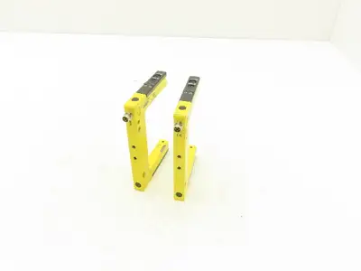 Banner SLM80P6Q Fork Slot Proximity Sensor Fixed-Distance 80mm Width  Lot of 2
