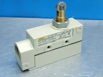 NEW OMRON ZEQ222S
