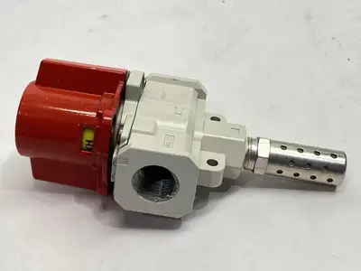 USED SMC MANUAL LOCKOUT RELIEF VALVE SINGLE ACT 3-PORT