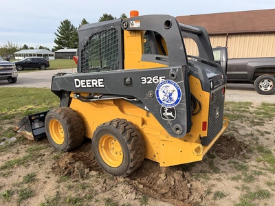 Used 2015 JOHN DEERE 326E WITH 1,162 HOURS Skid Steer Loaders Michigan US | Miedema Asset Management Group #1424758