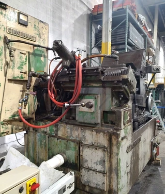 CINCINNATI 220-8 3" CENTERLESS GRINDER