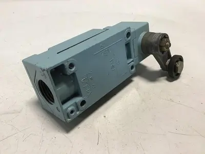 USED TELEMECANIQUE XCK-J-H7