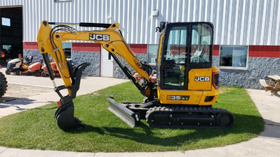 USED 2023 JCB 35Z-1