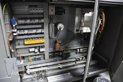 USED DMG DECKEL-MAHO DMU 60T X: 630 - Y: 560 - Z: 560 MM