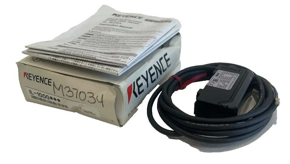 NEW KEYENCE IL-1000 LASER SENSOR IL1000