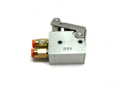 Used Camozzi Mechanically Operated Mini Valve 3/2-Way Lever/Roller Action Pump & Valve Parts Michigan US | Maverick Industrial Sales #1397615