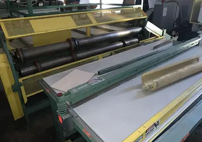 USED RJE SHEAR-SLITTER BOX MAKING MACHINE