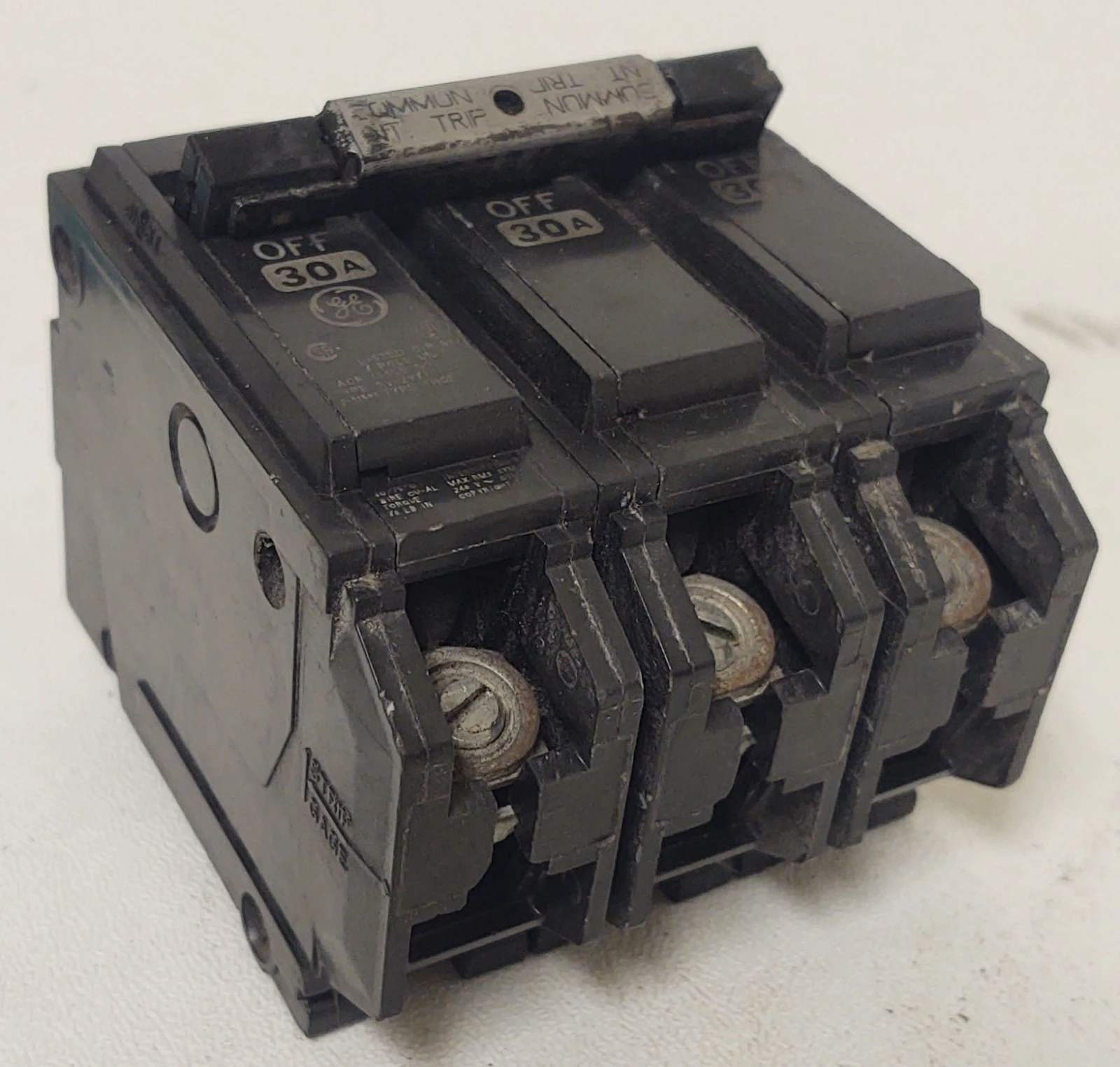 USED GE THQB32030