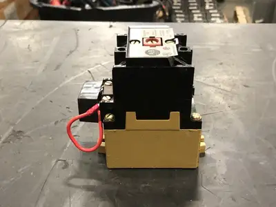 USED ALLEN-BRADLEY 700-P200A1