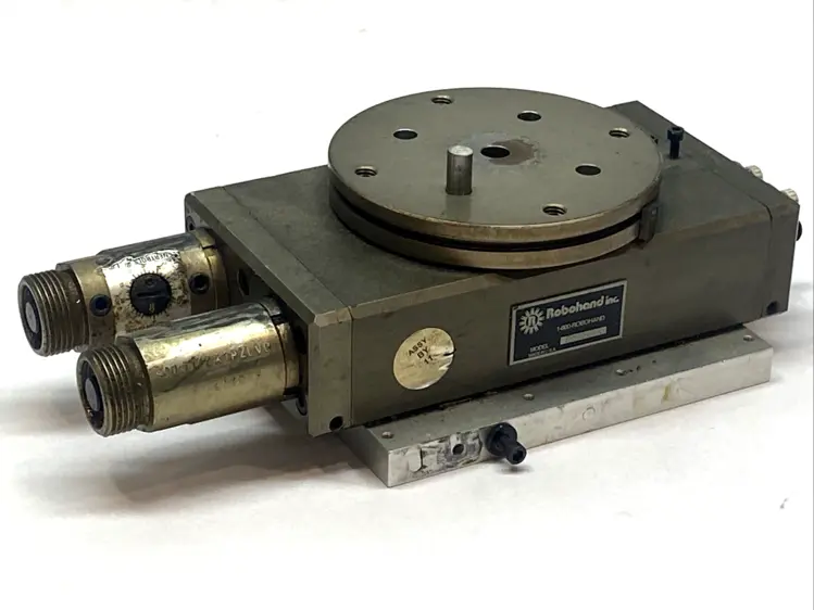 Used ROBOHAND PNEUMATIC ROTARY ACTUATOR 90° FLANGE OUTPUT Rotary Actuators Michigan US | Maverick Industrial Sales #1092662