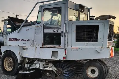 Used 1999 ELGIN PELICAN SERIES P Street Sweeper Michigan US | Proxy Equipment #1385104