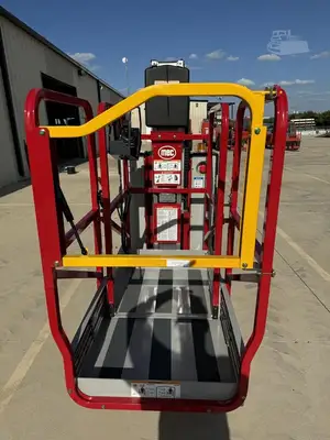 New | in-Stock 2026 MEC MME25 Vertical Mast Lifts Texas US | Adcock Equipment USA #1524571