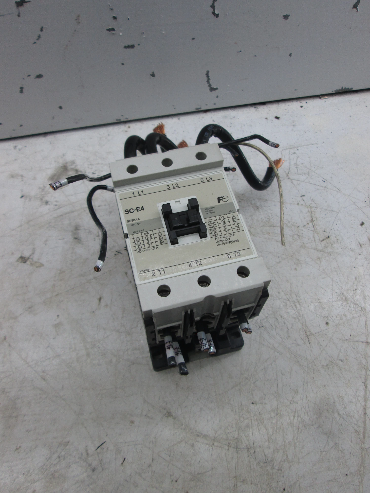 Fuji Electric SC-E4/G Contactor - 24VDC Coil, 80A Rating, 3 Normally Open (N.O.) Poles - View #2