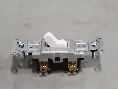 NEW HUBBELL CSB120W