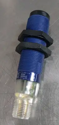 Telemecanique VM18VA0033ADQ Sensors Loc5E1/3