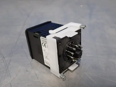 NEW OMRON E5CCRW2DUM000