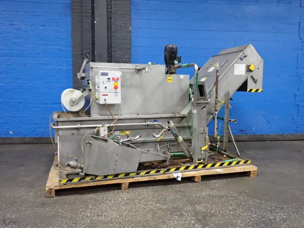 CRYSTAL FILTRATION CONTINUOUS FILTER COOLANT SYSTEM, WITH DRAG-OUT CONVEYOR : YOBRO #25069