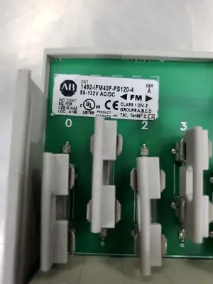 USED Allen-Bradley 1492-IFM40F-FS120-4 Ser A Interface Module