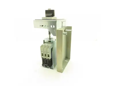 Siemens 3RV1946-2B Rotary Mechanism  Circuit Breaker 30A 600V W Interlocking Kit