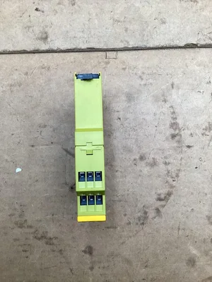 Pilz PNOZX1 24VAC/DC Safety Relay