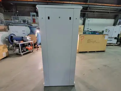 NetShelter SX Server Rack Enclosure 42U White 75"x25"x34"